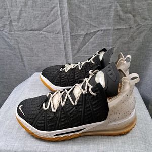 %NIKE LEBRON XVIII 18 BLACK-WHITE-GUM MED SIZE 11.5 [CQ9283-007]  A 32
